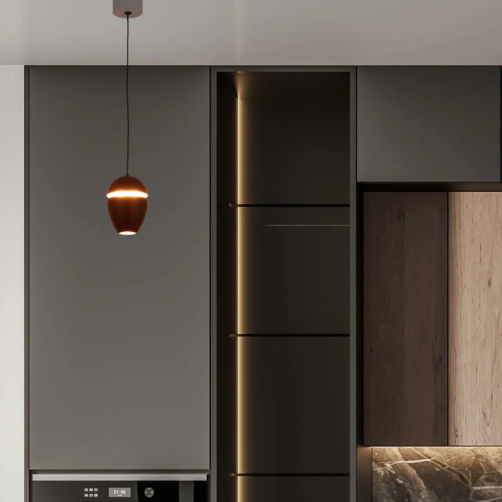 Elegante colgante LED en forma de bellota realza la decoración moderna de la cocina con iluminación blanca cálida para una atmósfera acogedora. Perfecto para efectos de iluminación indirecta.150-19072