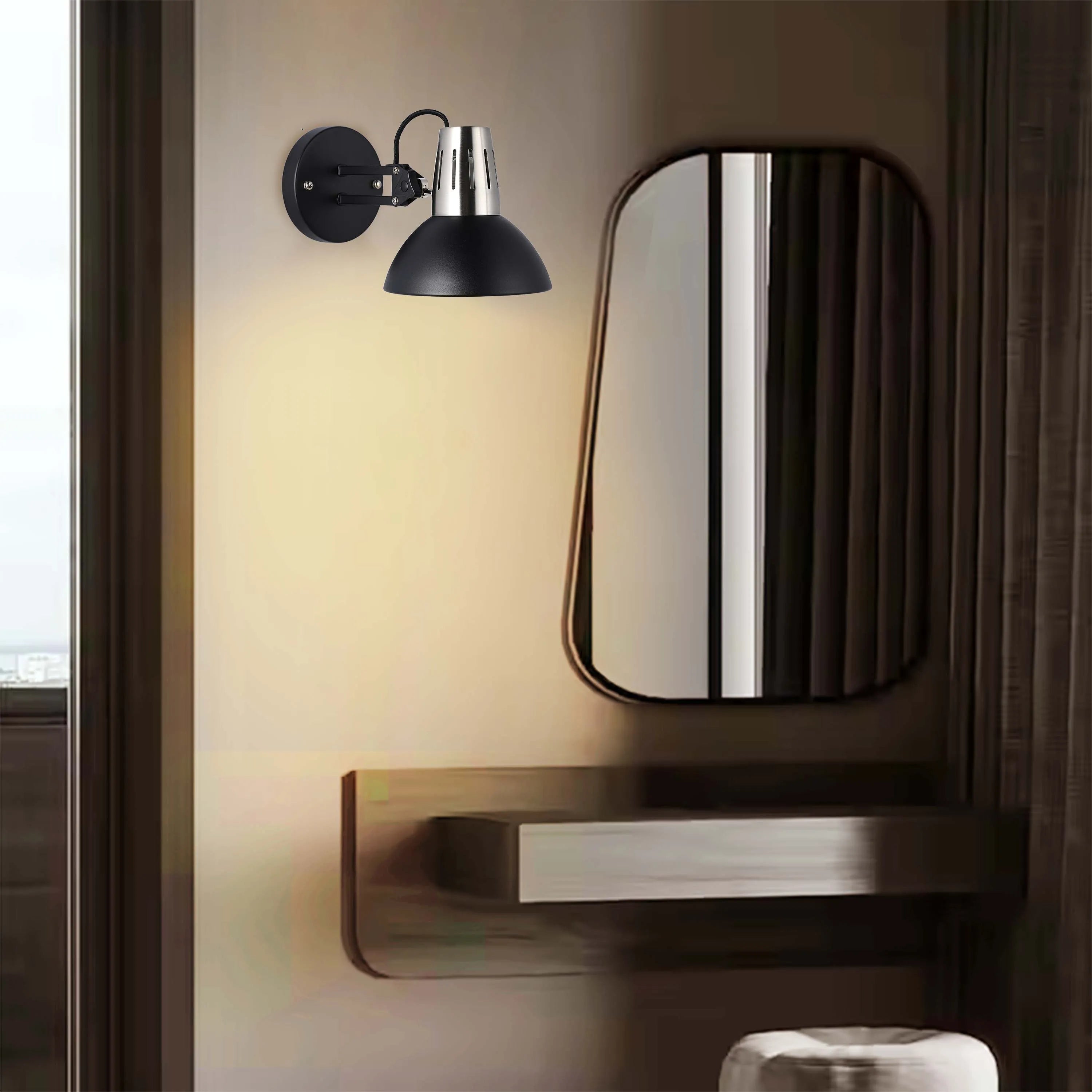 Lámpara de pared negra ajustable con interruptor en línea