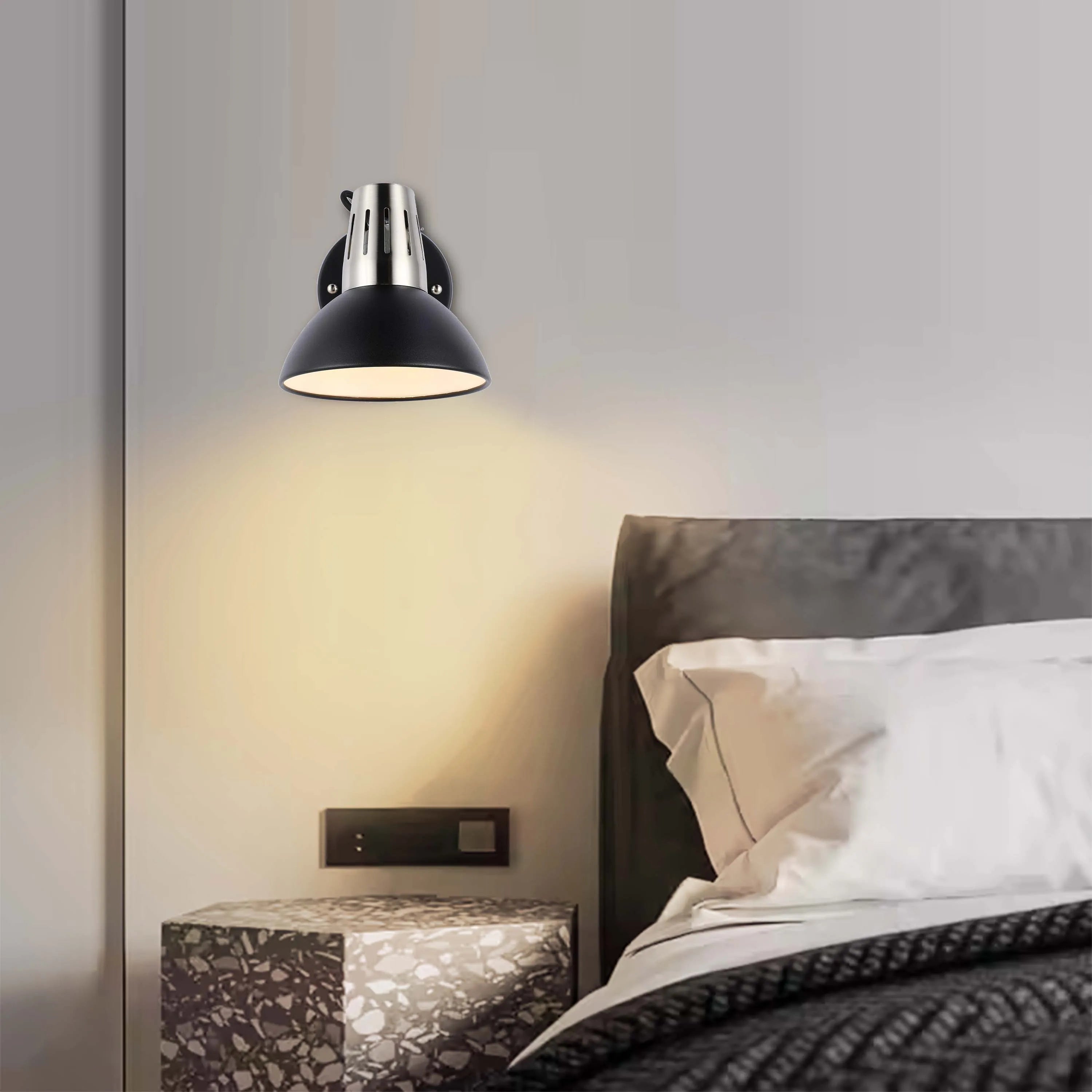 Lámpara de pared negra ajustable con interruptor en línea