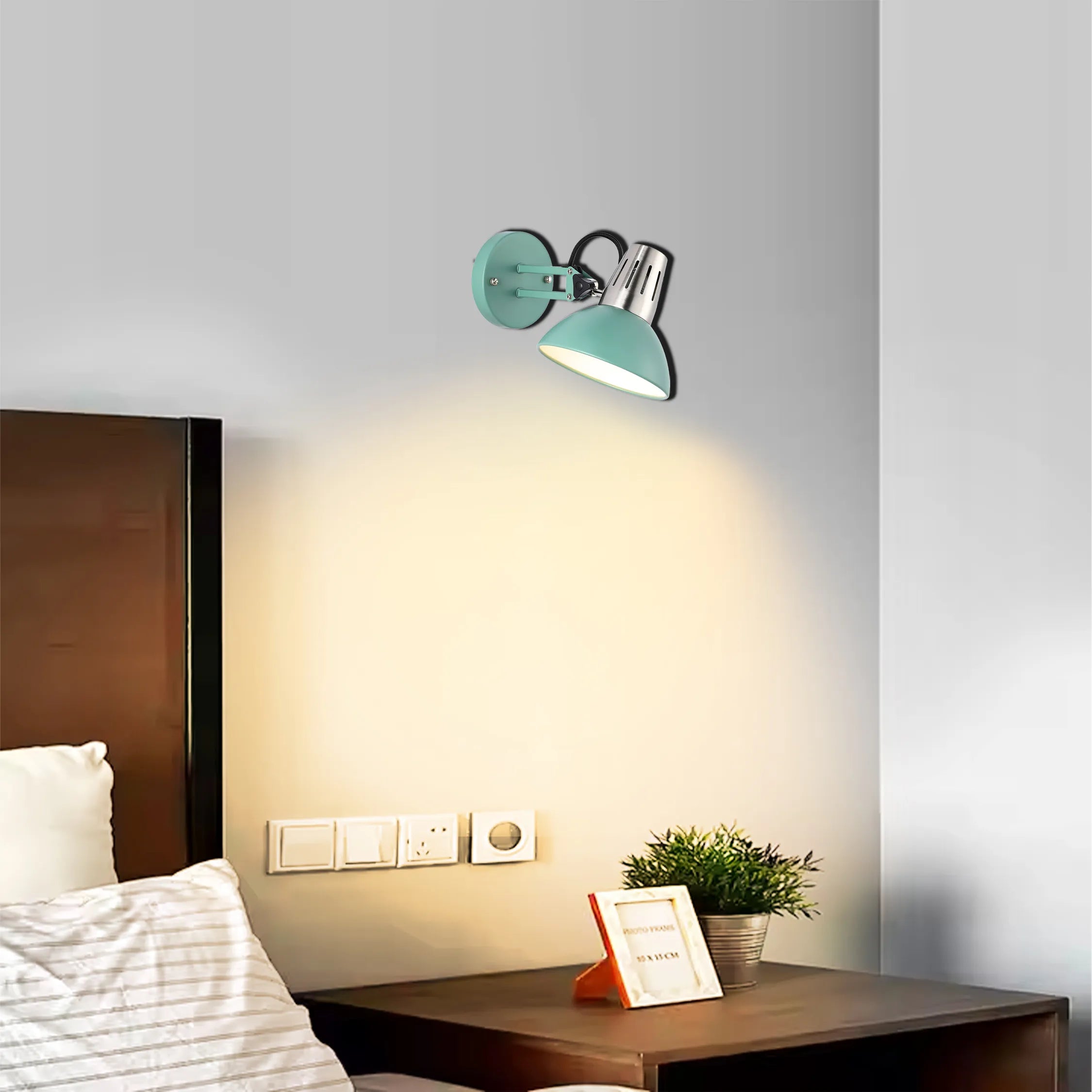 Lámpara de pared negra ajustable con interruptor en línea