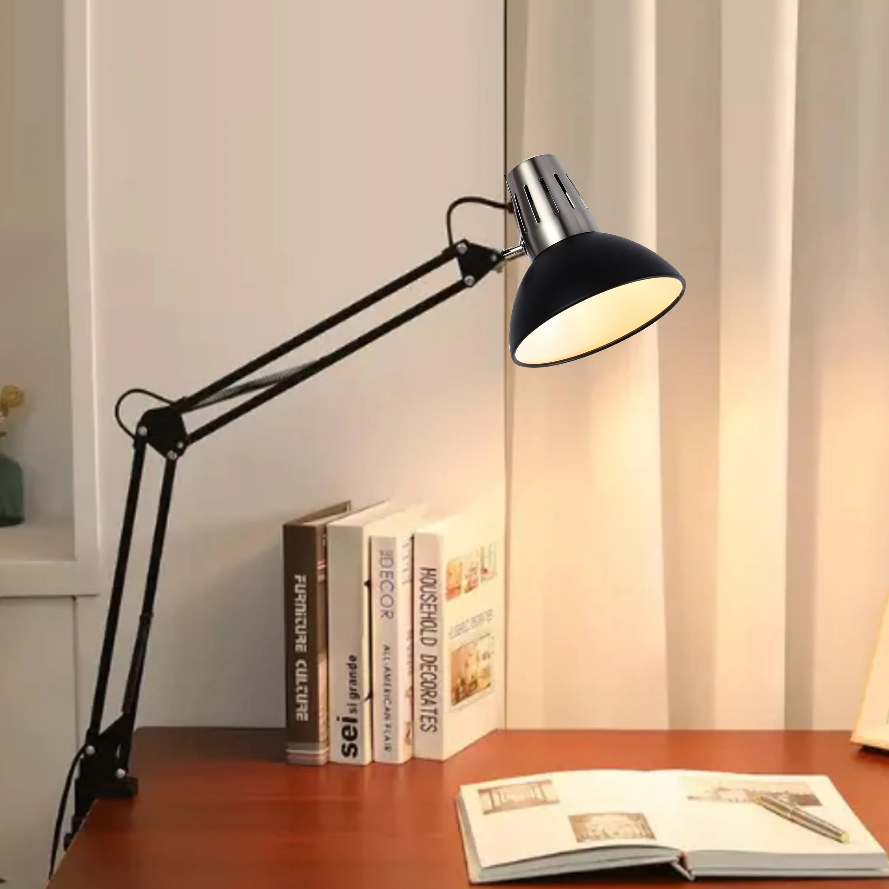 Lámpara de escritorio con abrazadera ajustable