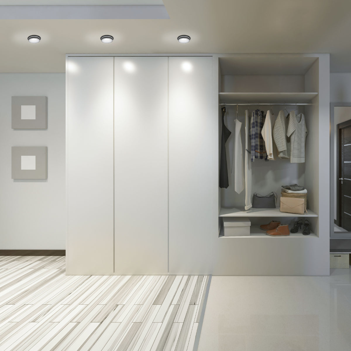 Foco empotrado de aluminio con acrílico bicolor, ideal para iluminar salas de estar con estilo moderno y elegante.