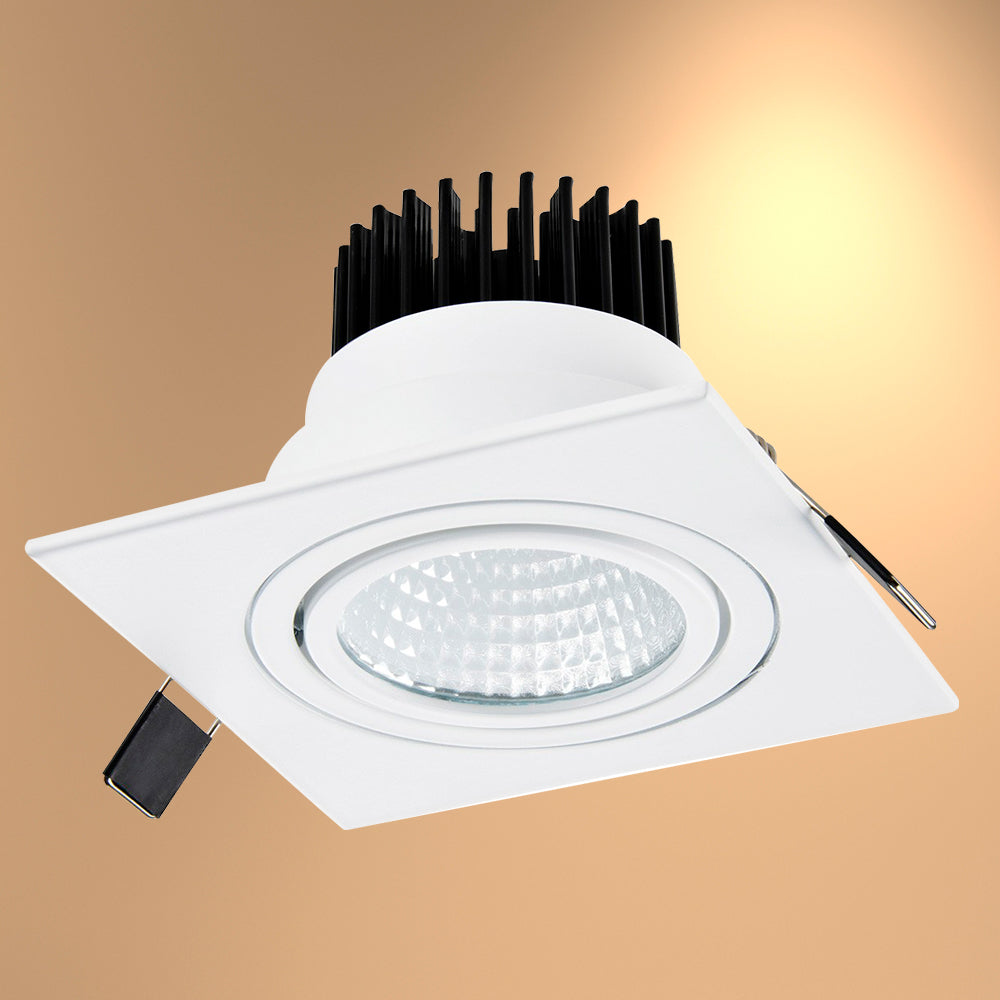Luz empotrada LED de 10W, ideal para espacios modernos como cocinas, con temperatura cálida de 3000K y diseño elegante.