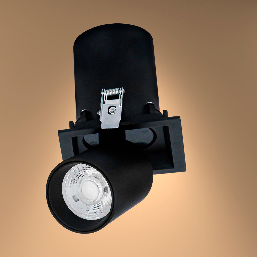 Luz empotrada LED telescópica y ajustable, ideal para salones modernos, destacando su diseño funcional y elegante.
