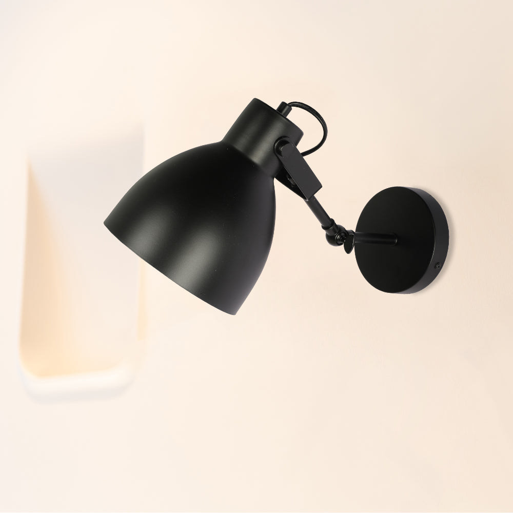 Aplique de pared ajustable de estilo nórdico, ideal para oficinas con decoración contemporánea y funcional.