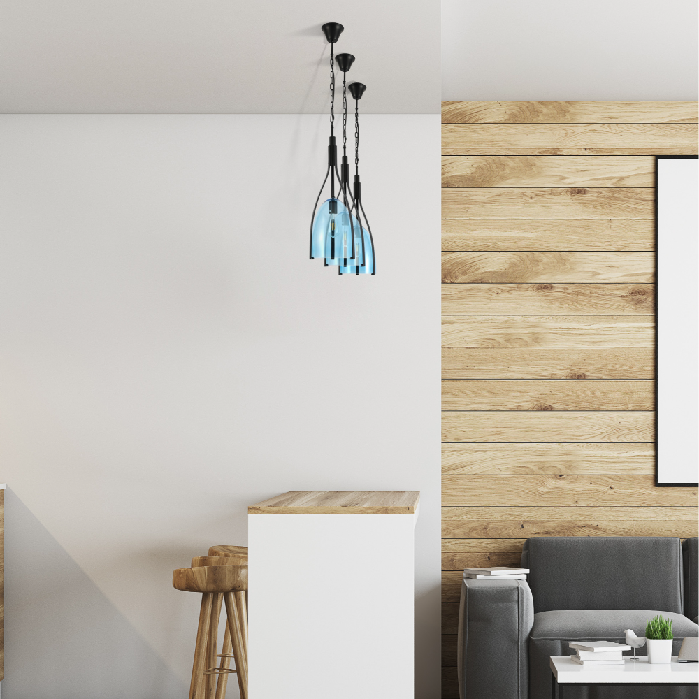 Lámpara de suspensión en forma de campana de vidrio, perfecta para cocinas o comedores con estilo moderno.