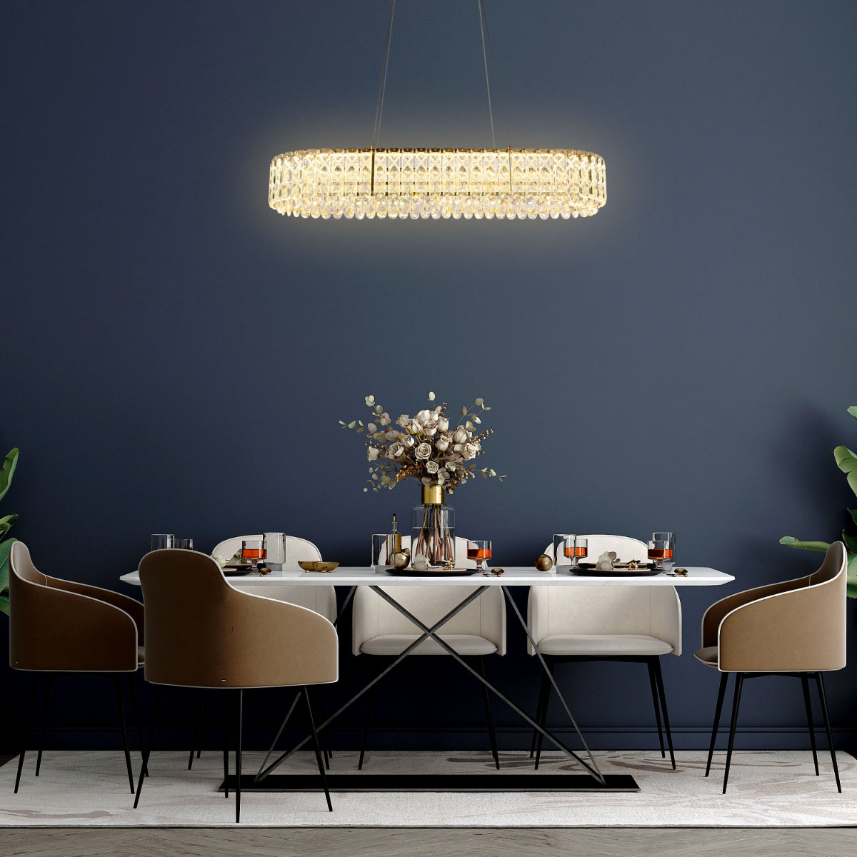 Lámpara colgante de cristal dorado iluminando un comedor elegante, perfecta para decoraciones modernas y sofisticadas.
