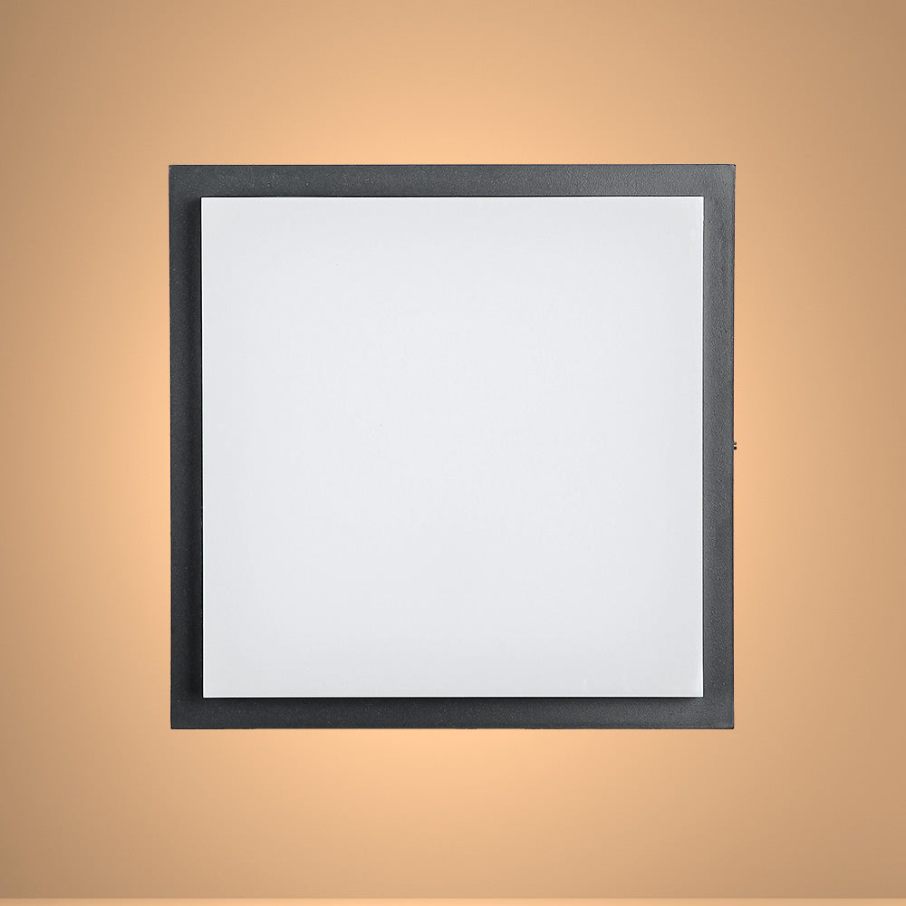 Lámpara de pared cuadrada de aluminio fundido, ideal para exteriores, con diseño moderno y clasificación IP54, perfecta para decoraciones contemporáneas.