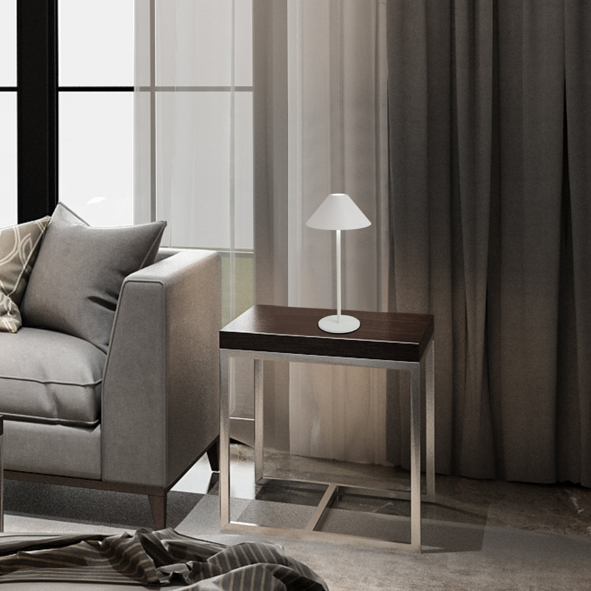 Lámpara LED cónica recargable en uso, perfecta para salas modernas y decoración contemporánea, brindando luz versátil y elegante.