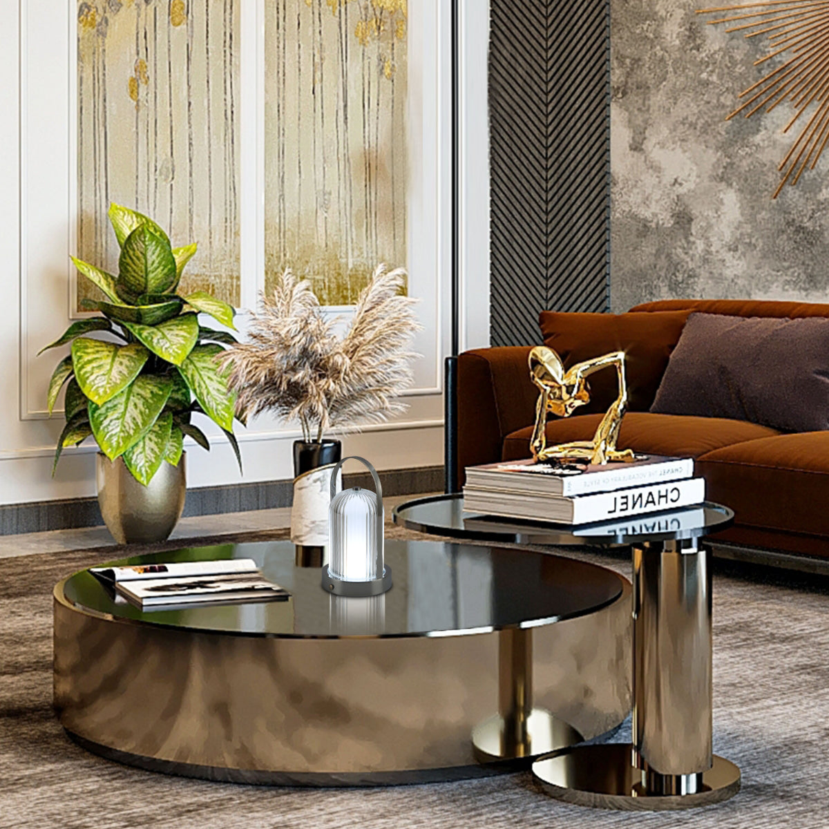 Lámpara de mesa lanterna recargable, perfecta para exteriores, con diseño moderno y funcionalidad versátil.