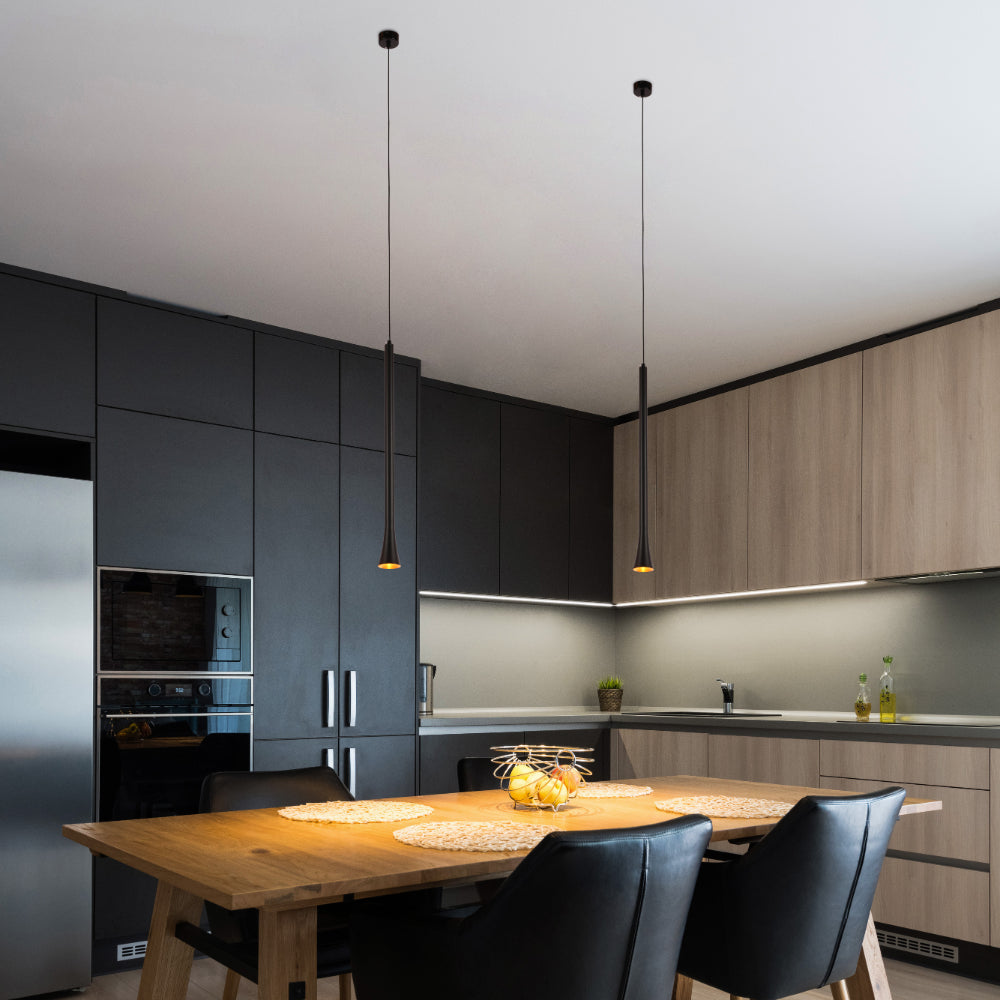 Lámpara colgante LED de 5W en negro y bronce, perfecta para comedores con estilo contemporáneo y elegante.