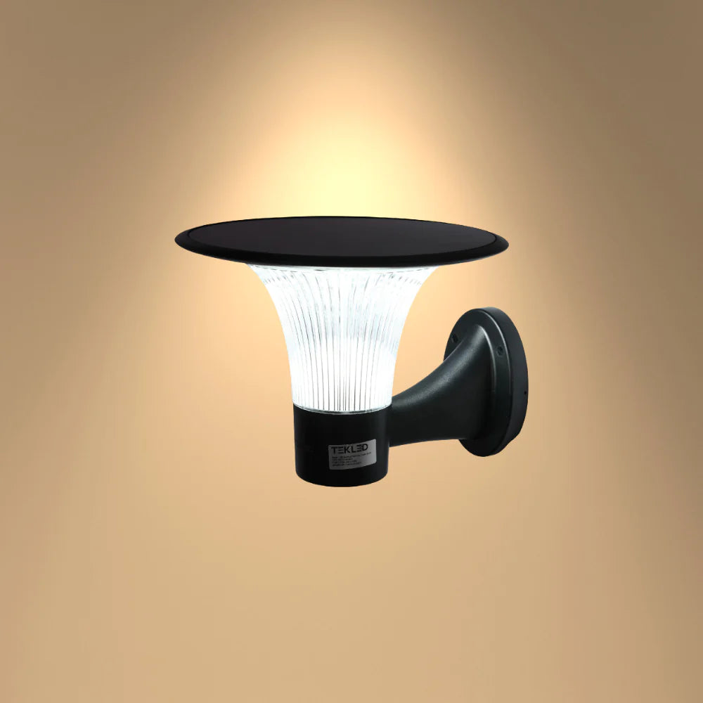 Luz de pared solar LED dual CCT de 15W, perfecta para caminos y exteriores, con un diseño moderno y elegante.
