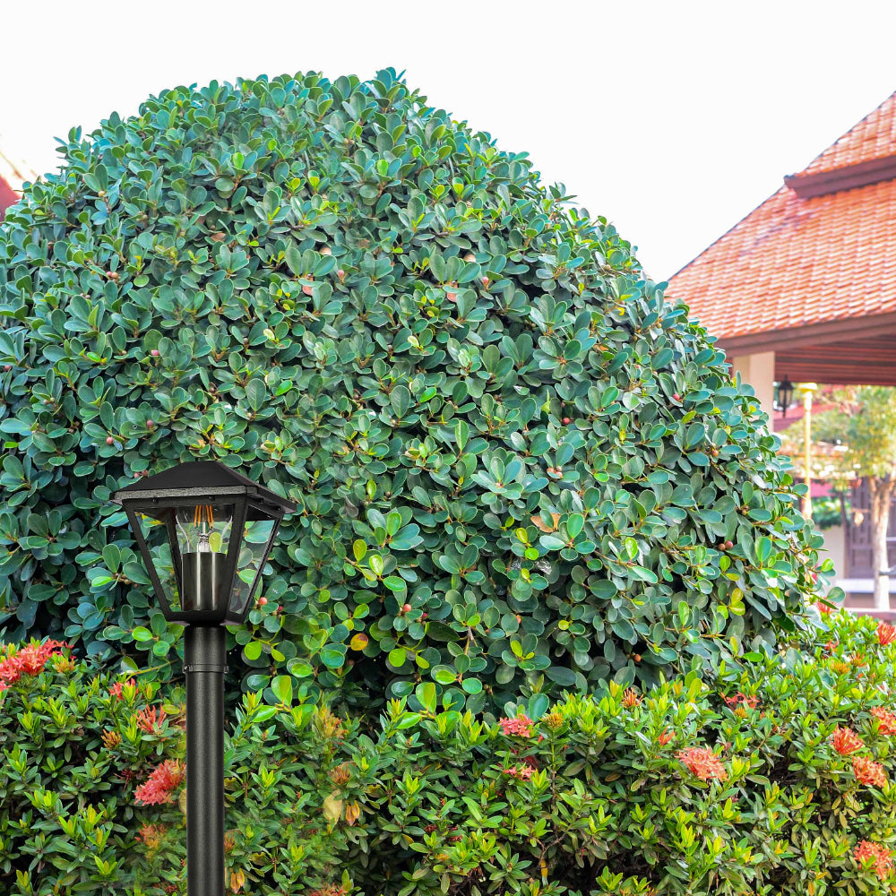 Luz de jardín tipo bollard negra E27, ideal para iluminar senderos en jardines modernos y espacios al aire libre.