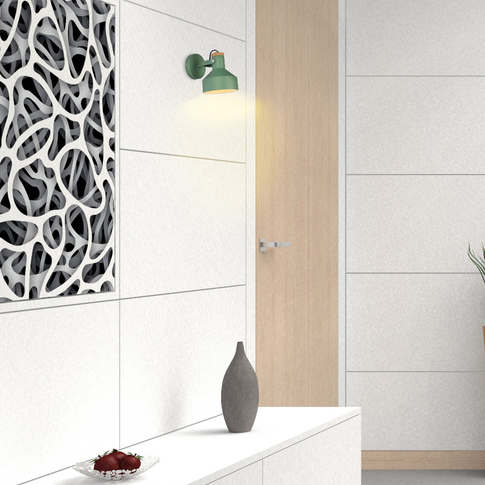 Luz de pared de madera nórdica, ideal para salones de estilo escandinavo, aportando calidez y elegancia al ambiente.