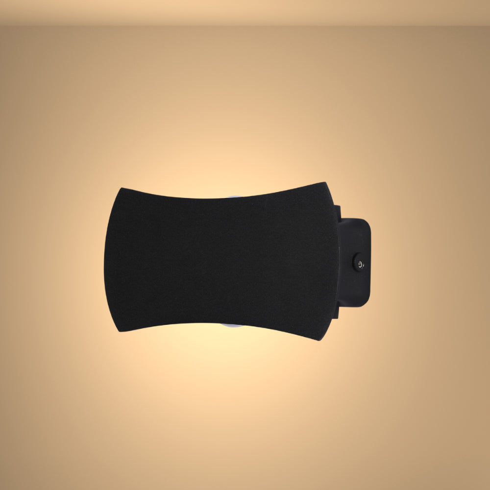 Luz de pared exterior LED moderna, diseño up-down, ideal para espacios contemporáneos. Perfecta para jardines o patios elegantes.