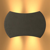 Luz de pared LED moderna exterior, tipo 4 vías, ideal para exteriores con estilo contemporáneo.