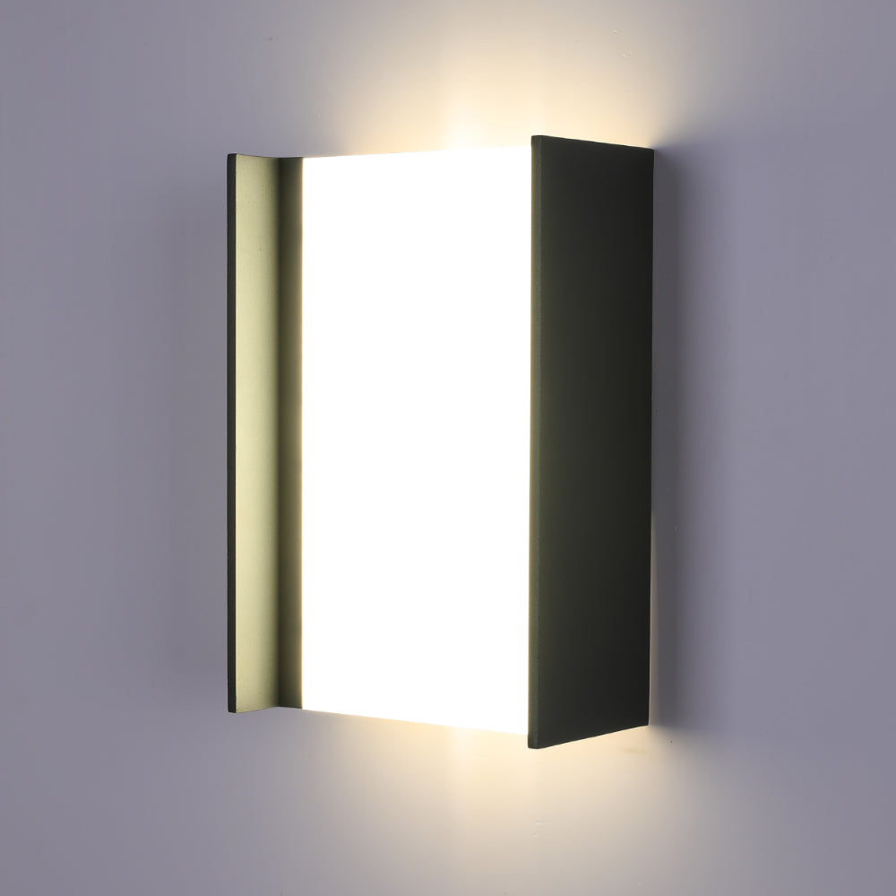 Imagen principal de una elegante lámpara de pared LED para exteriores, ideal para jardines modernos, con diseño contemporáneo y eficiencia energética.