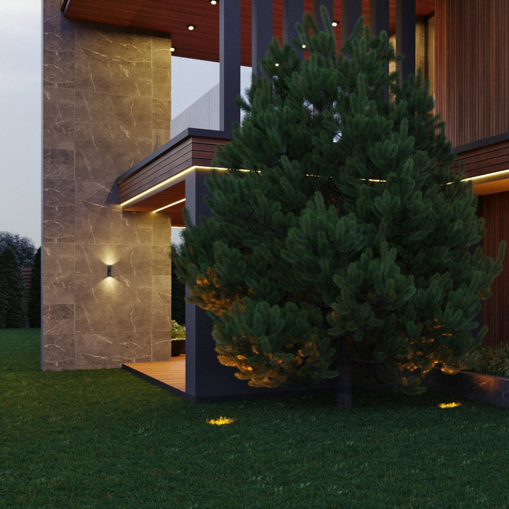 Luz de pared LED exterior ajustable en altura, ideal para patios modernos, brinda versatilidad con 3000K, 4000K y 6500K.