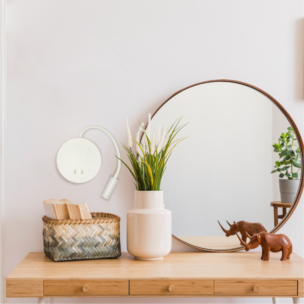 Luz de pared LED con diseño de cuello de cisne, ideal para leer en la habitación con estilo contemporáneo.
