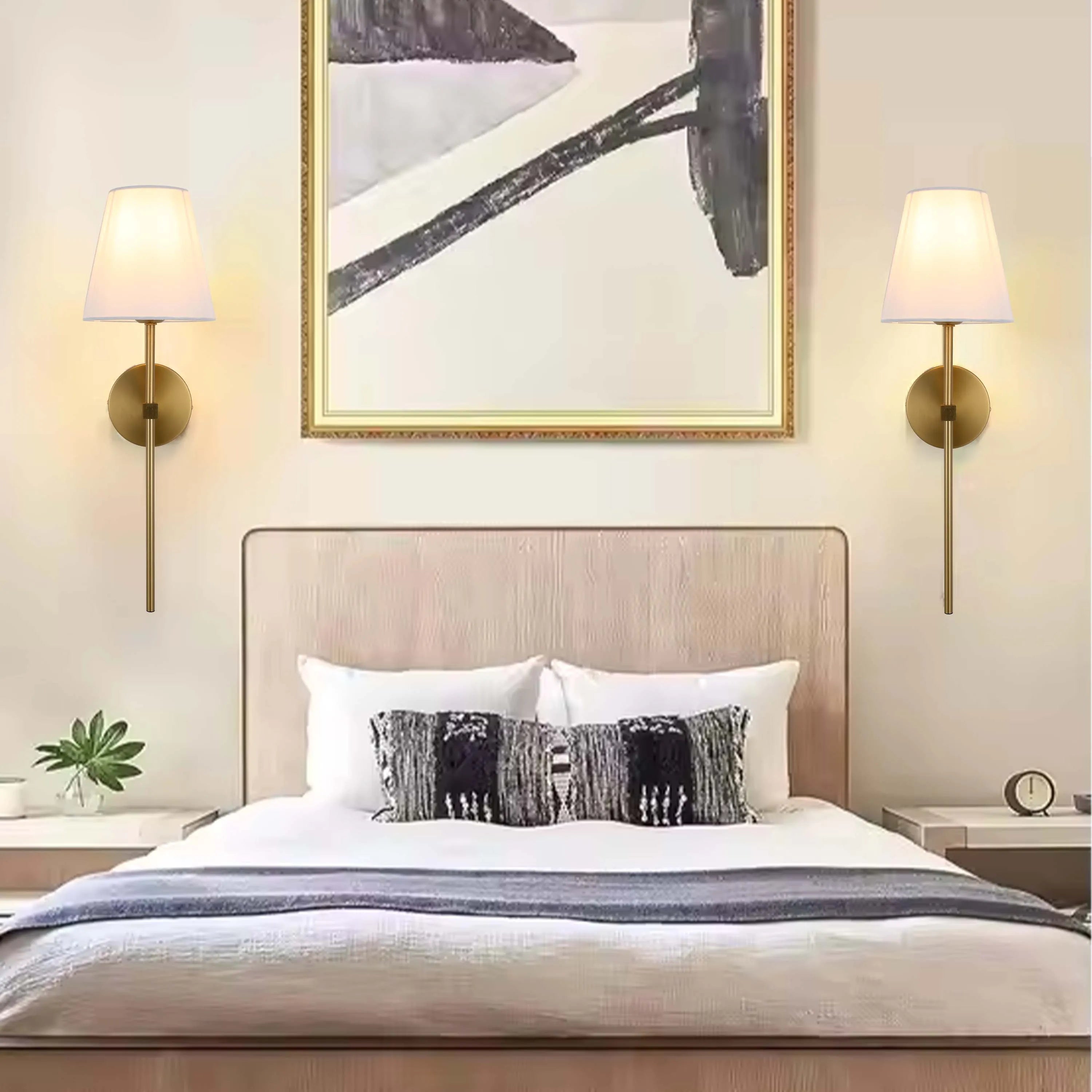 Lámpara de pared moderna con pantalla de tela blanca – Base E27, 540 mm de altura, regulable