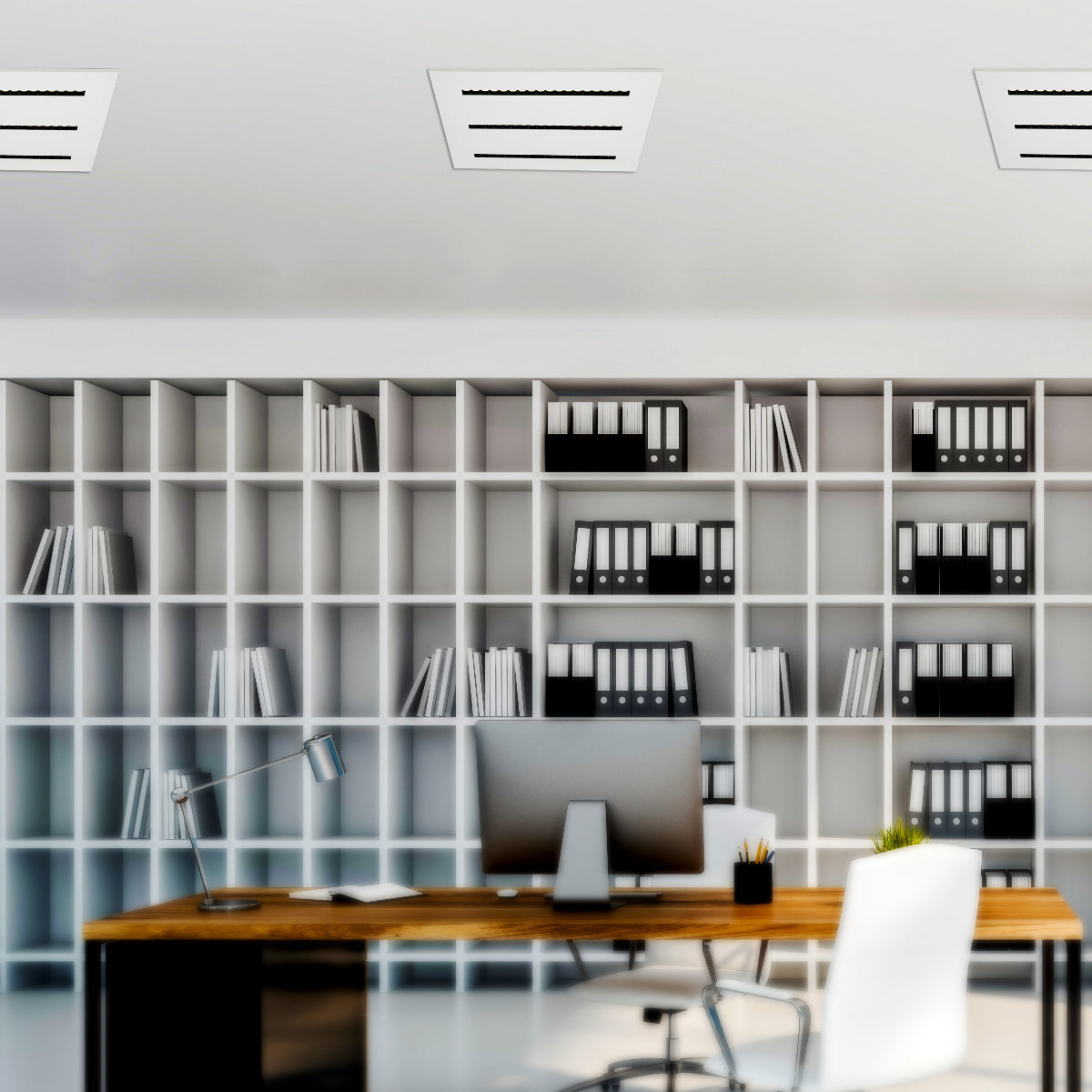 Panel LED cuadrado de 40W en oficina moderna, proporcionando iluminación anti-reflejo y amplia luminosidad para un ambiente productivo.