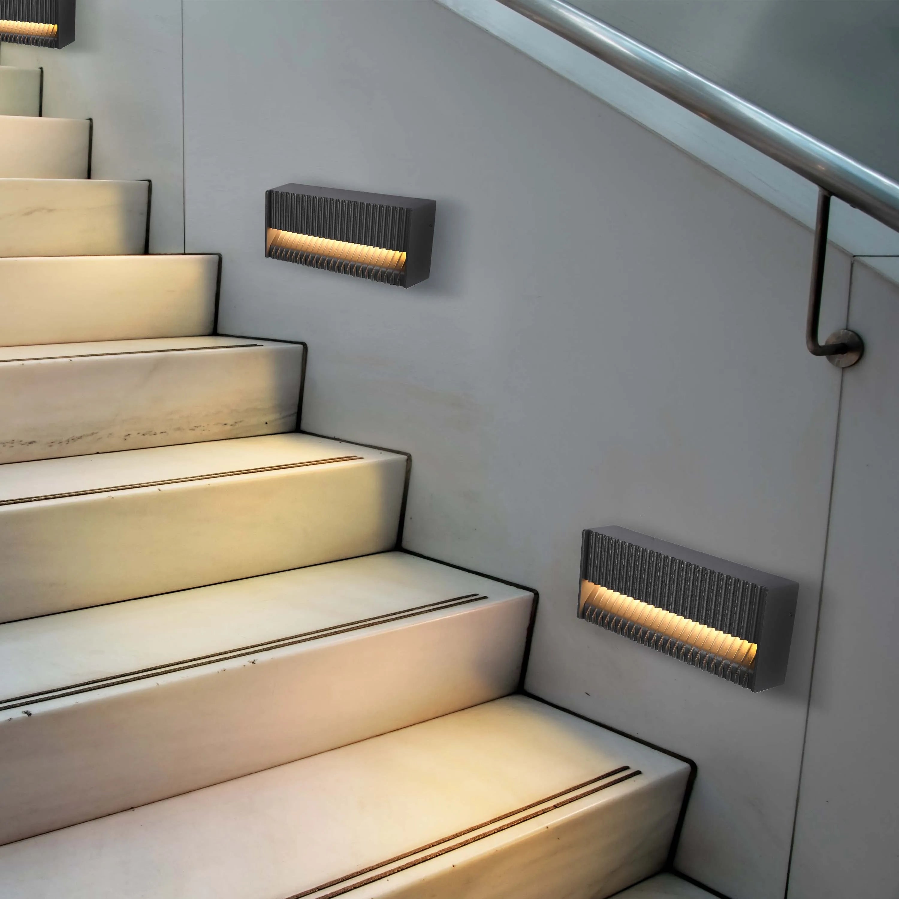 Lámpara de pared rectangular para exterior con protección IP65