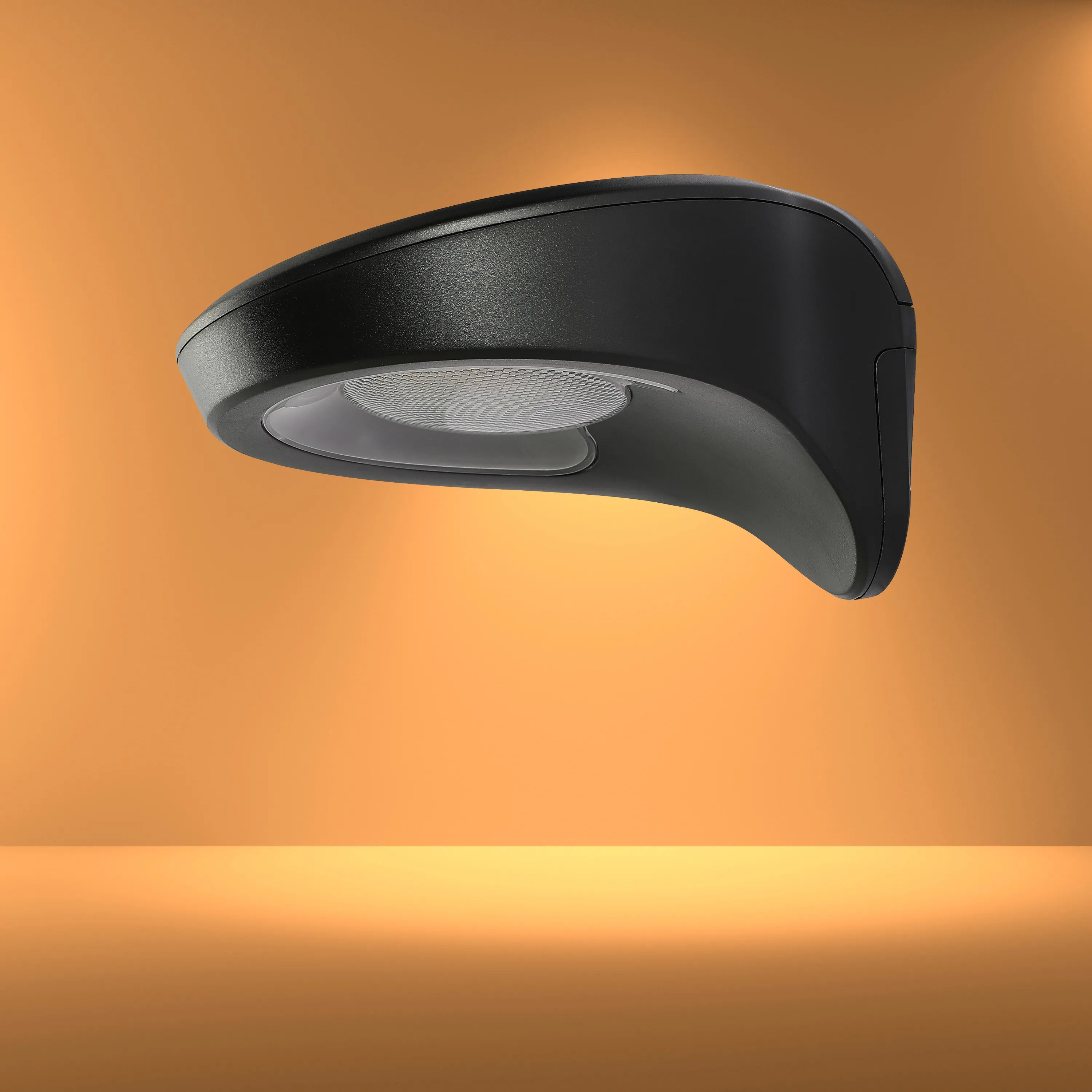 Aplique de Pared LED Curvo con Energía Solar, Sensor de Movimiento, 3000K Blanco Cálido, Recargable para Uso Exterior, Luz de Seguridad Solar con Sensor, TEKLED