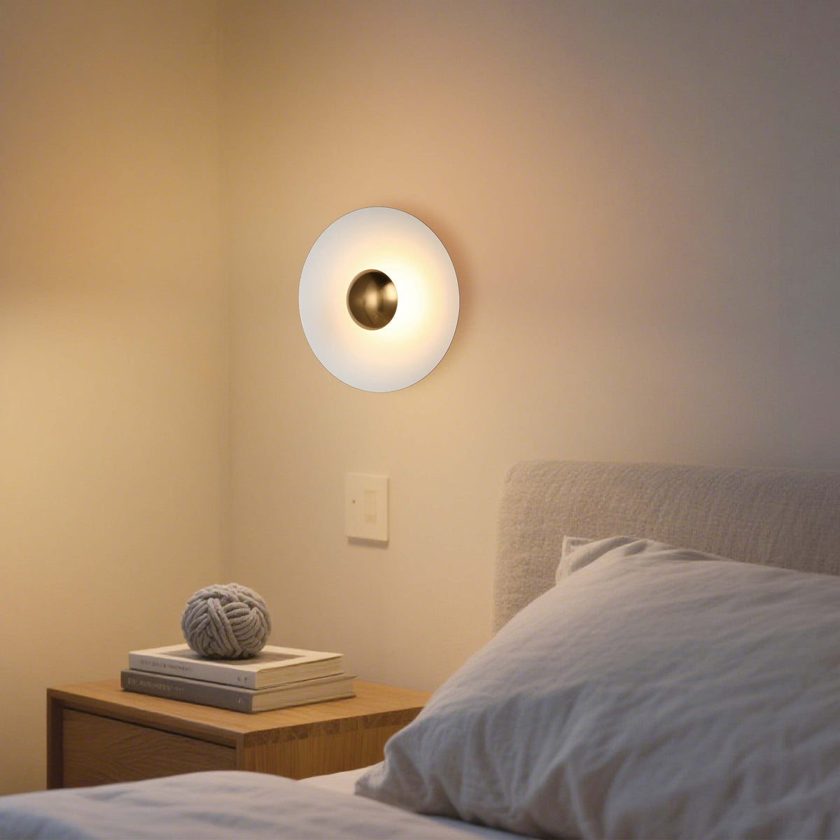Aplique LED moderno circular con detalle dorado, blanco/rosa/azul, 6W, 3000K