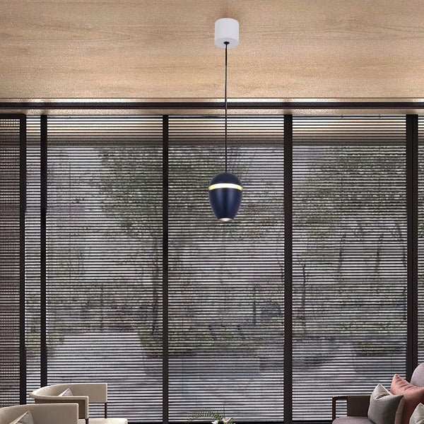 Luminaria colgante LED de luz cálida blanca tipo bellota que mejora el ambiente acogedor de un comedor moderno con decoración elegante y efecto de iluminación en el techo.150-19074