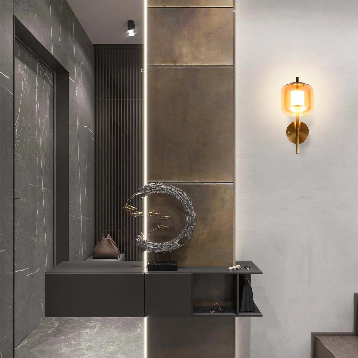 Lámpara de pared de bronce con pantalla de vidrio ámbar o ahumado