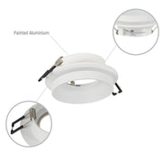 Luz empotrada de aluminio con difusor acrílico, ideal para salones modernos y oficinas con decoración contemporánea.