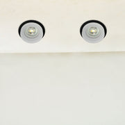 Downlight empotrado de aluminio con acrílico opal, perfecto para iluminación moderna en cocinas y salones.