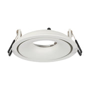 Imagen de un downlight empotrable con diseño de doble bisel, ideal para salones modernos con iluminación cativa.