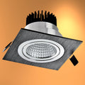 Foco empotrado LED de 10W con luz blanca cálida, ideal para salas modernas y espacios de trabajo con estilo contemporáneo.