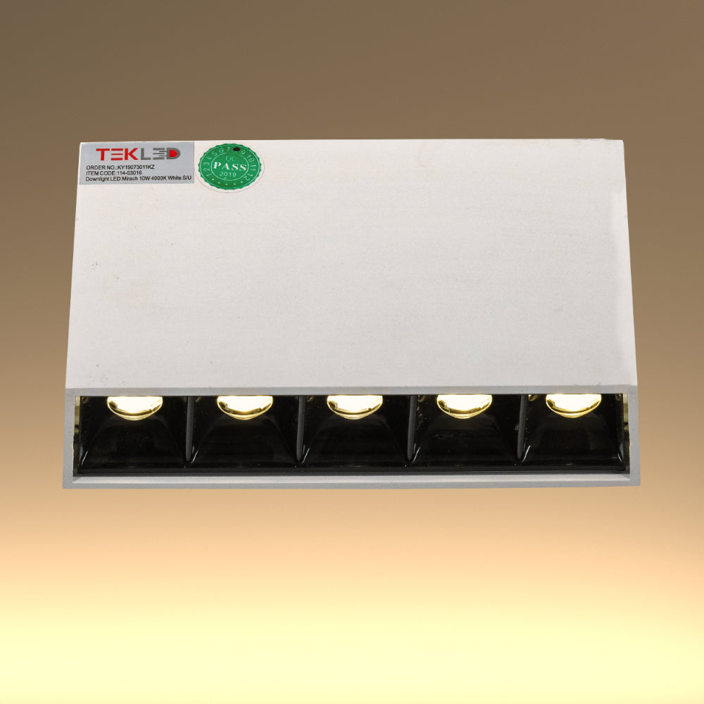 Imagen principal de un downlight LED de superficie, ideal para oficinas modernas, con diseño elegante y luz blanca fría de 4000K.