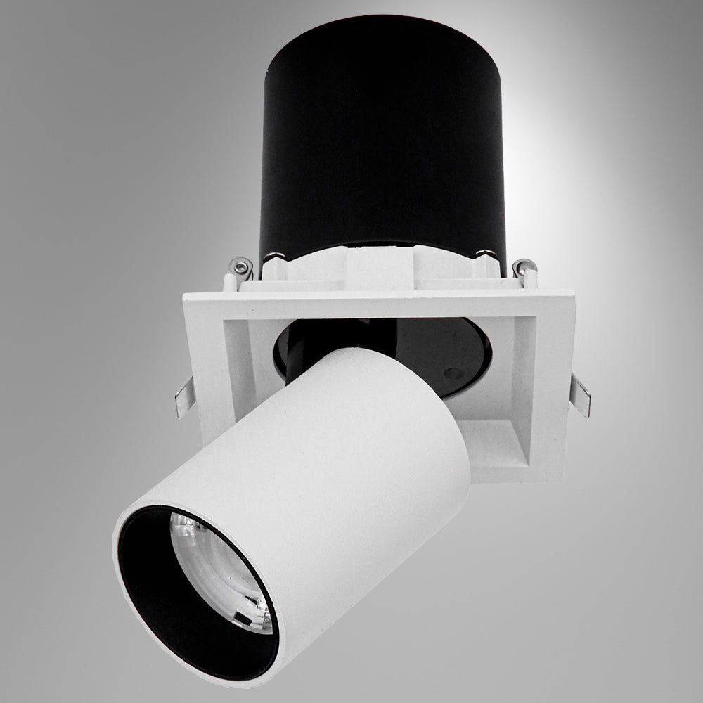 Downlight LED ajustable en negro, ideal para iluminar oficinas modernas con un diseño elegante y funcional.