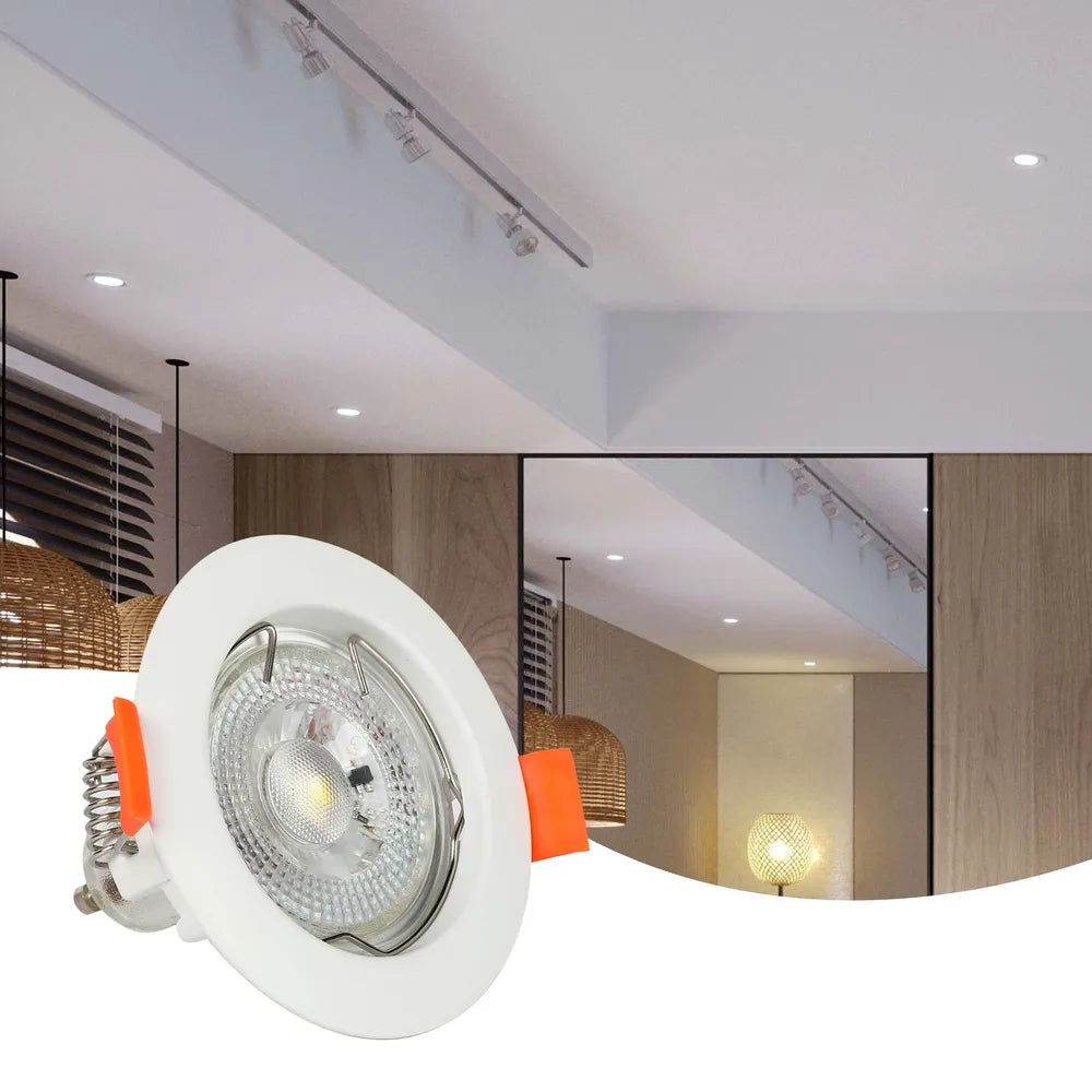 Luminaria empotrada GU10 elegante iluminando una cocina moderna con decoración minimalista, mejorando su ambiente sofisticado.143-03991