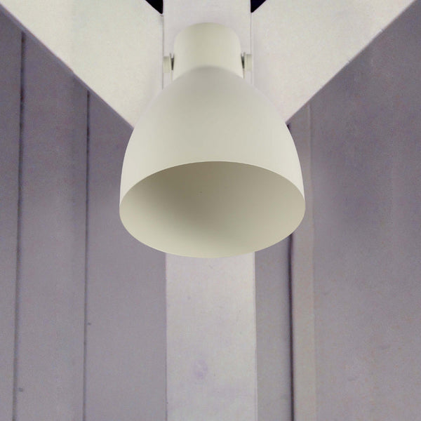 Luz de pared ajustable estilo nórdico, ideal para salas modernas y oficinas, combinando funcionalidad y estética contemporánea.