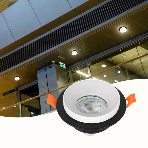 Luminaria empotrada GU10 elegante que realza la decoración moderna de la sala de estar con iluminación empotrada estilizada y protector antideslumbrante para una atmósfera acogedora.143-03430
