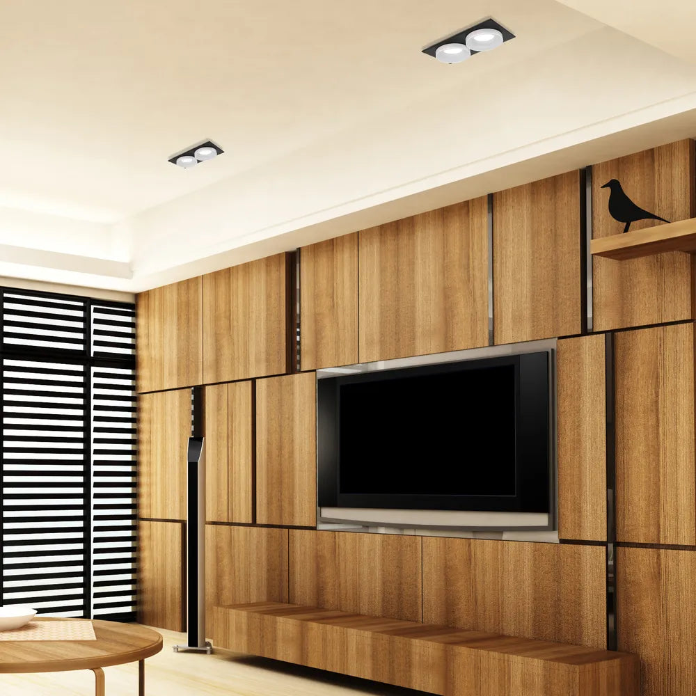 Luminaria empotrable GU10 que realza la decoración moderna de una cocina con iluminación focalizada, perfecta para la iluminación de tareas y el ambiente.143-03434