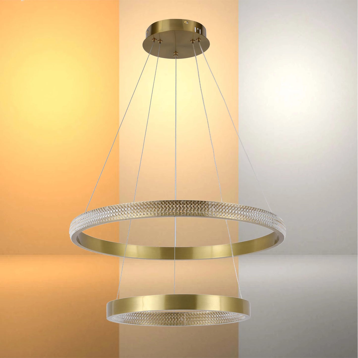 Lámpara colgante de cristal con doble aro dorado