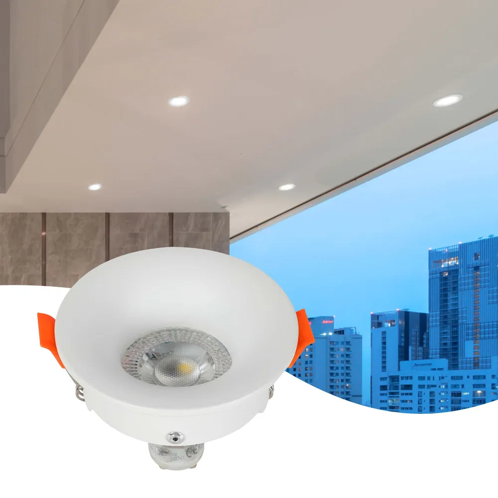 Moderno downlight GU10 iluminando una elegante cocina, mejorando su decoración contemporánea con iluminación eficiente de bajo deslumbramiento.143-03993