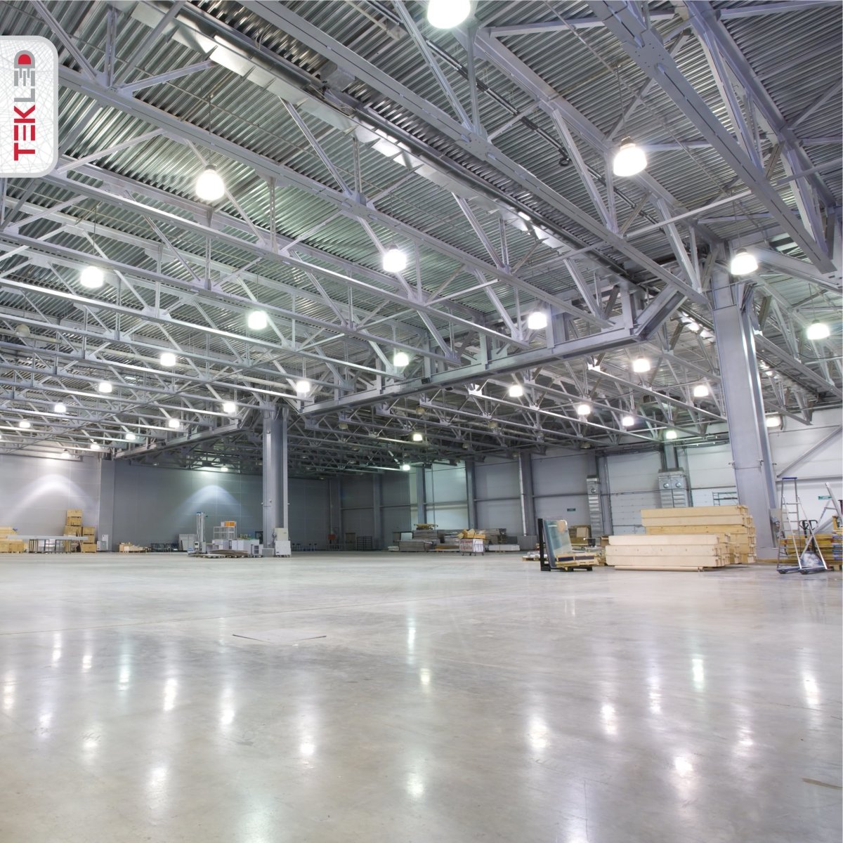 More interior warehouse sports hall usage of LED Radiator Highbay 150W Cool White 6000K IP20 | TEKLED 230-03565