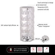 Primer plano de una lámpara cilíndrica recargable con diseño de cristal, perfecta para salones modernos y mesas decorativas.