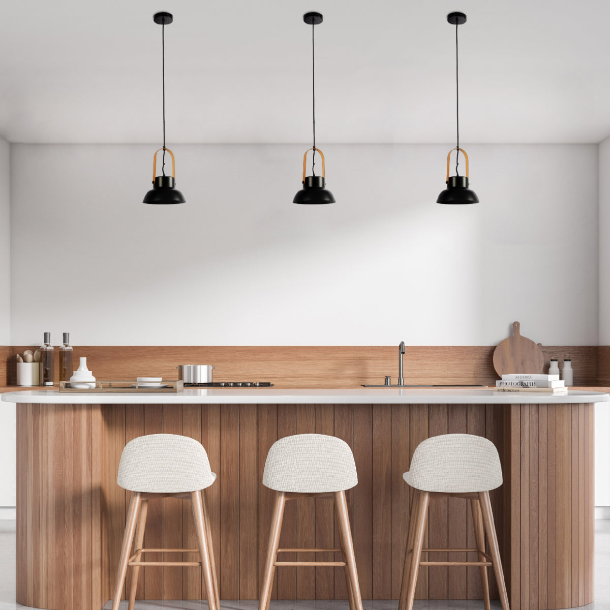 Lámpara colgante de estilo nórdico en forma de cono, ideal para cocinas modernas y comedores.