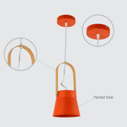 Lámpara colgante en forma de cono, ideal para cocinas modernas con estilo escandinavo, combinando funcionalidad y diseño elegante.