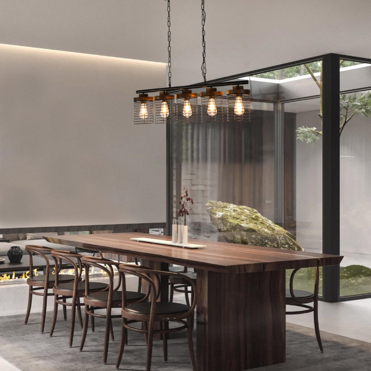 Luz colgante industrial de jaula rectangular con cinco pantallas, perfecta para comedores de estilo rústico con acentos de madera.