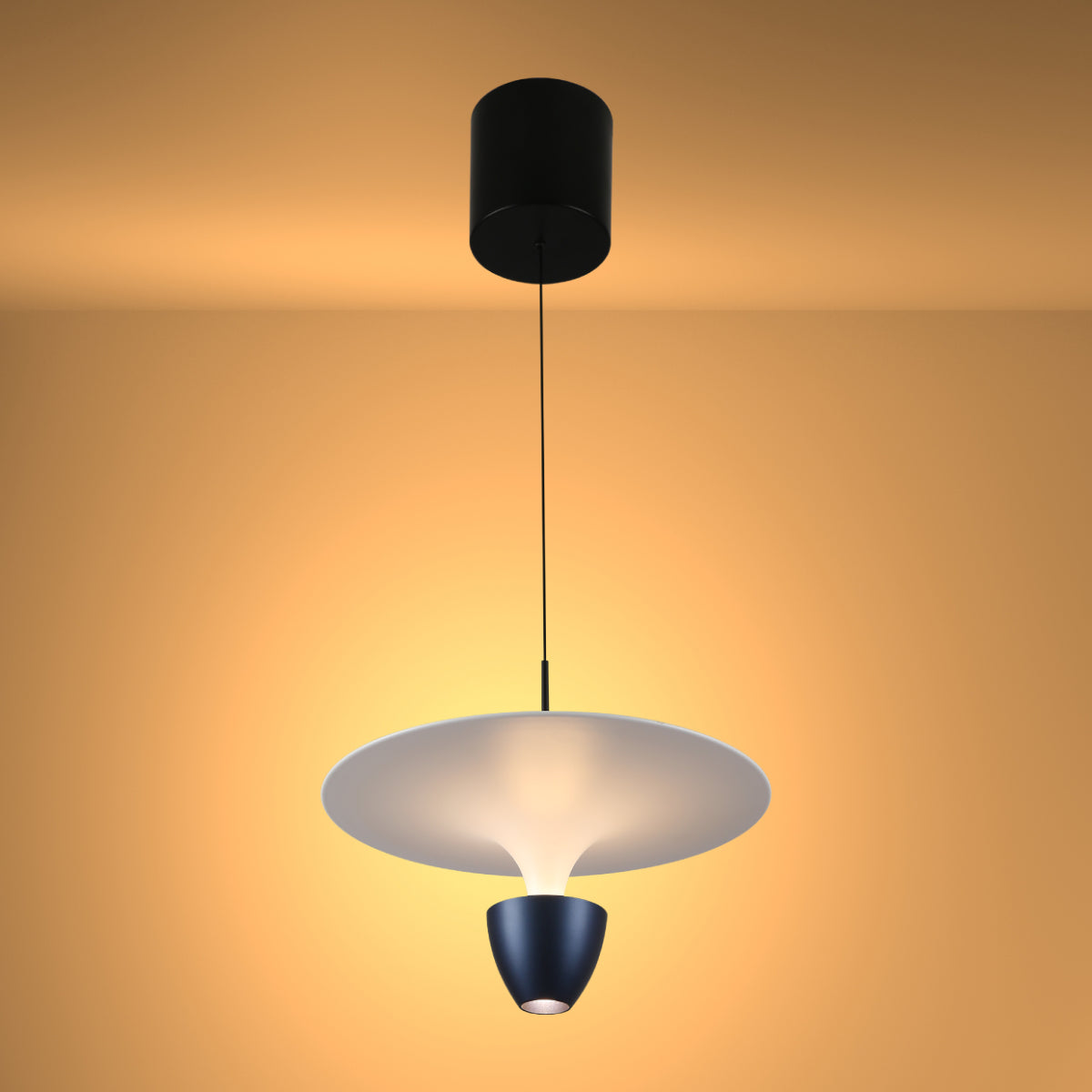 Lámpara colgante de diseño moderno estilo fuente, perfecta para comedores con decoración contemporánea y función de cambio de temperatura CCT.