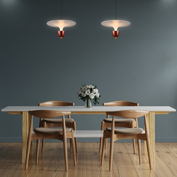 Lámpara colgante de diseño de fuente, ideal para comedores con estilo contemporáneo, realzando el ambiente moderno y acogedor.