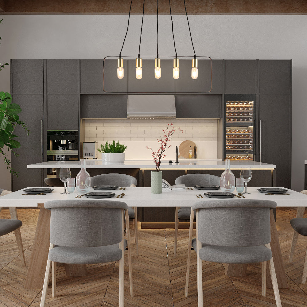 Lámpara colgante moderna minimalista con diseño de isla en negro y dorado, perfecta para cocinas con estilo contemporáneo.